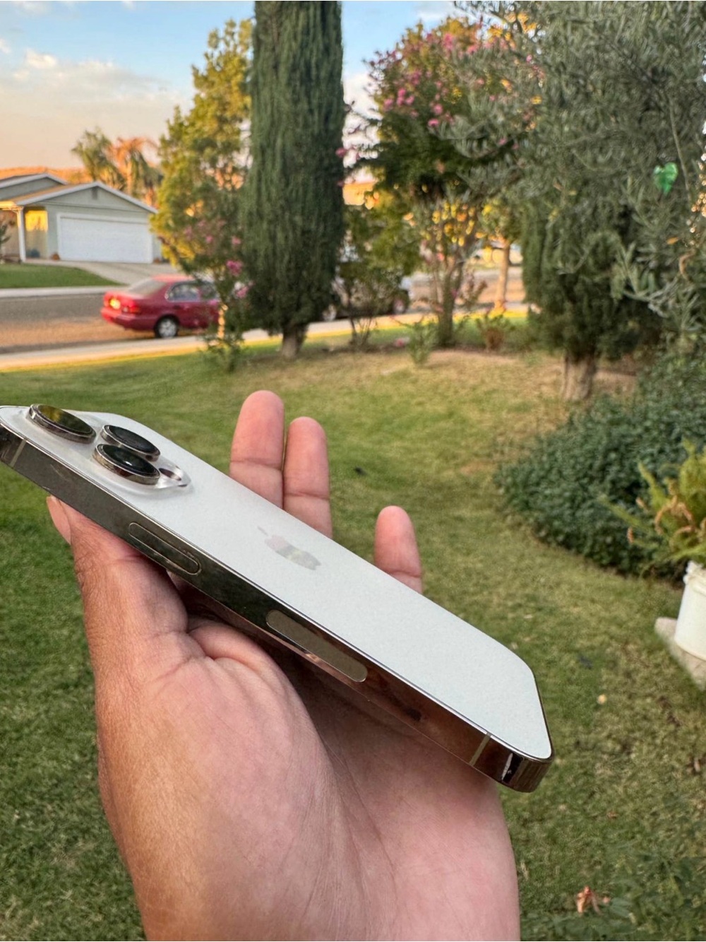 iPhone 14 Pro - Picture 5 of 5